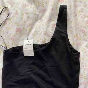 One shoulder top